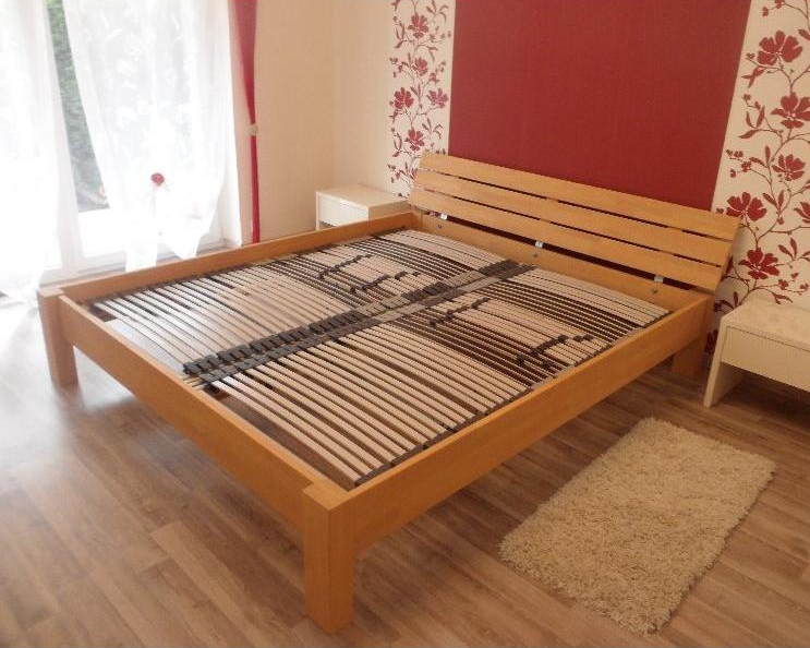 Massivholz-Bett Sarah